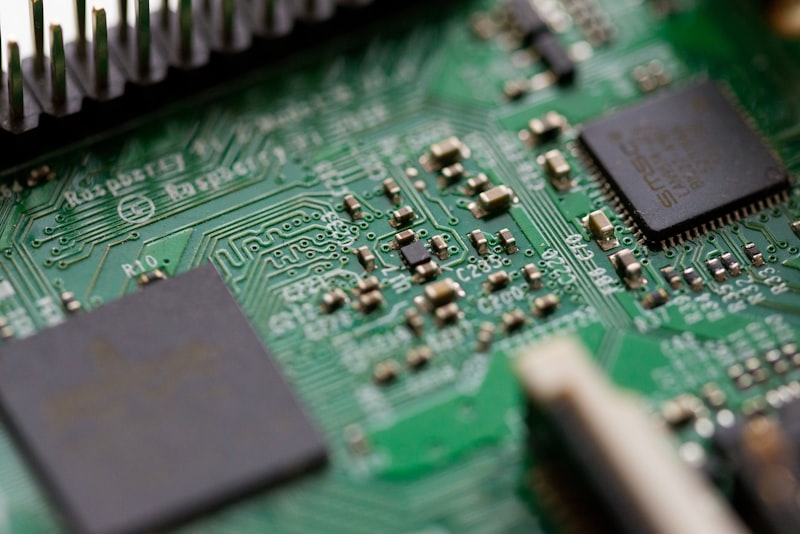 RISC-V Processor Design: Building Custom Cores from Scratch